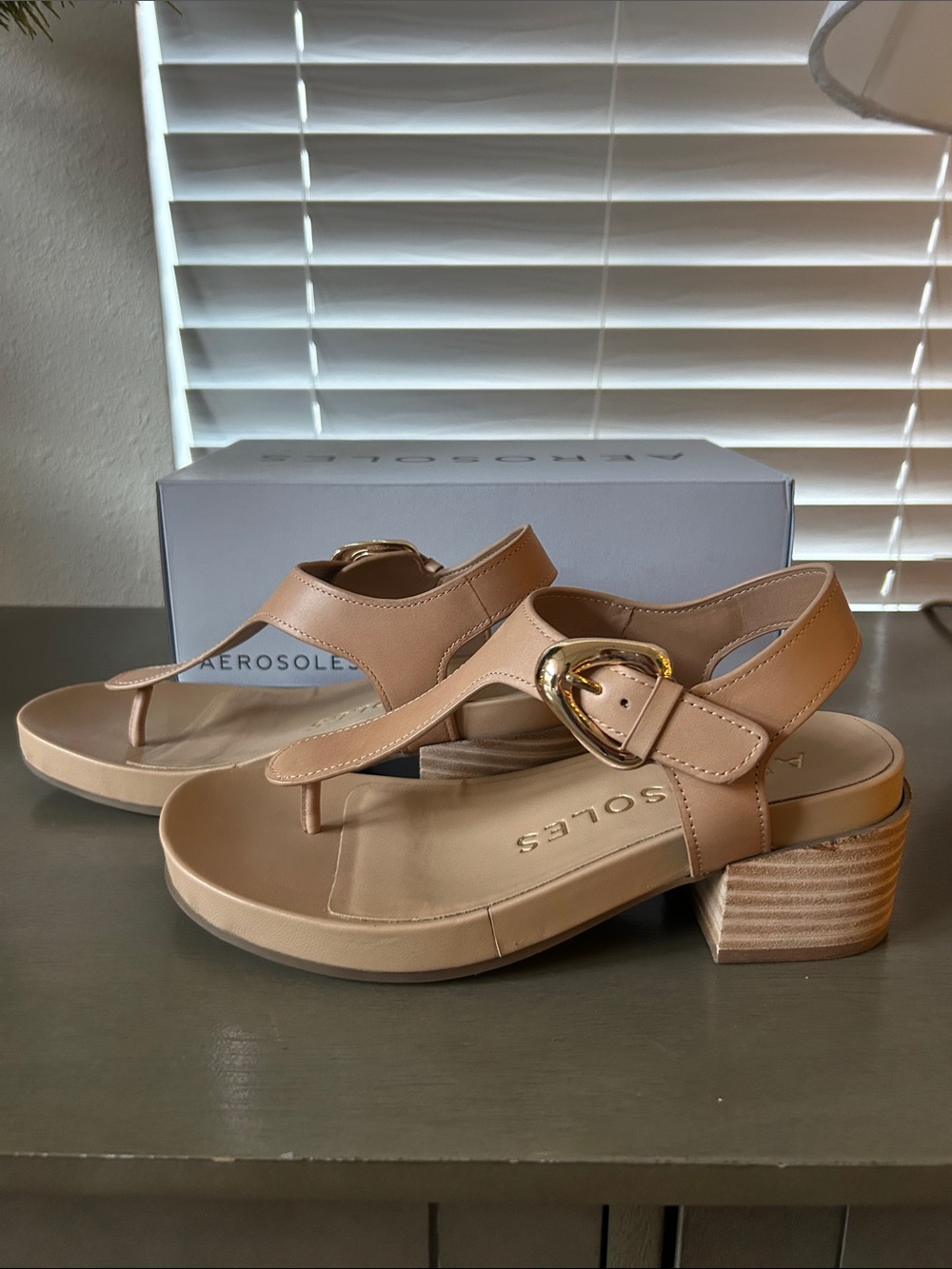Aerosoles  California Block Heel Thong Sandal - Leather Women’s Size 7.5